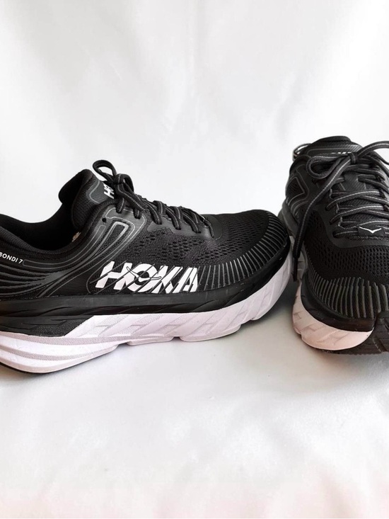 Hoka Shoes - Women’s Hoka One Bondi 7 Sneakers Size 7